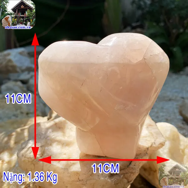 Trụ đá phong thủy T685 nặng 1.36kg, cao 11cm x ngang 11cm x dày 8cm