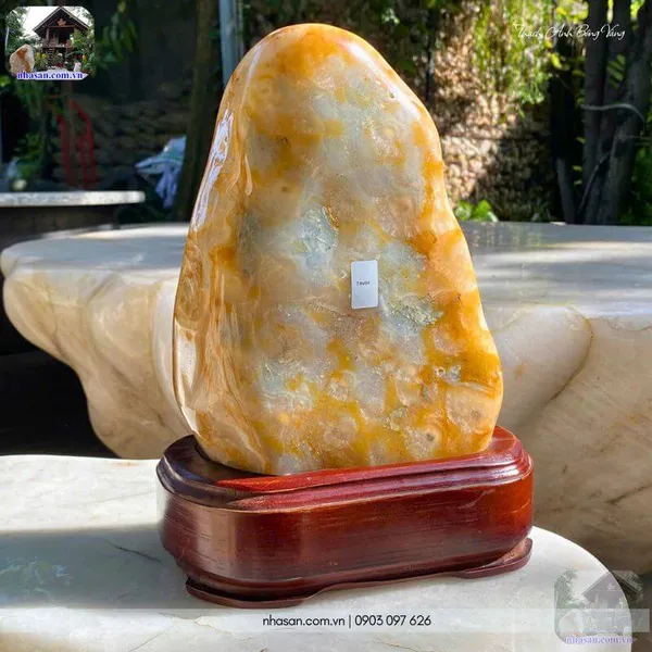 Trụ đá thạch anh bông vàng 7.6kg, cao 30cm x ngang 16.5cm - TAV94