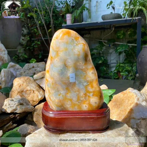 Trụ đá thạch anh bông vàng 7.6kg, cao 30cm x ngang 16.5cm - TAV94