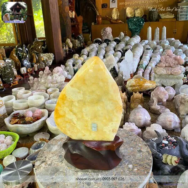 Trụ thạch anh bông vàng 7.6kg, cao 35.5cm x ngang 21cm - TAV114