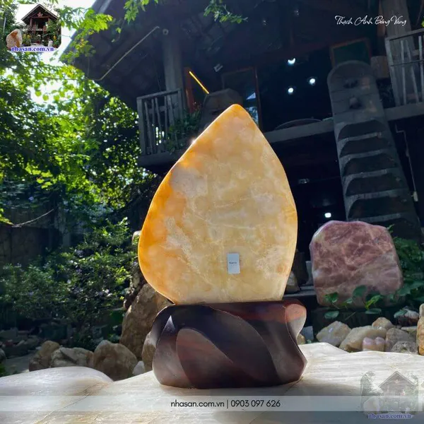 Trụ thạch anh bông vàng 7.6kg, cao 35.5cm x ngang 21cm - TAV114