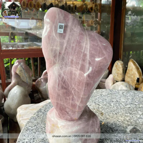 Trụ đá thạch anh hồng 16.8kg, cao 37.5cm x ngang 19.5cm x dày 17.5cm - T525