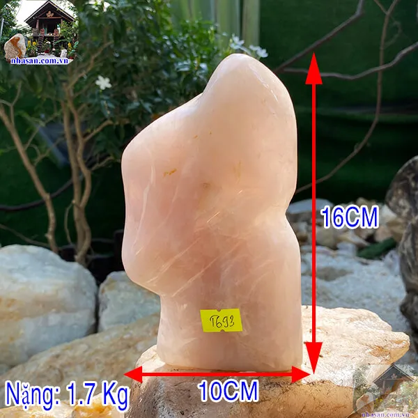 Trụ đá thạch anh T693, nặng 1.7kg, kích thước 16x10x8 cm                                              
