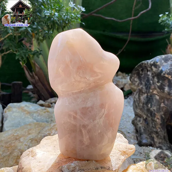 Trụ đá thạch anh T693, nặng 1.7kg, kích thước 16x10x8 cm                                              