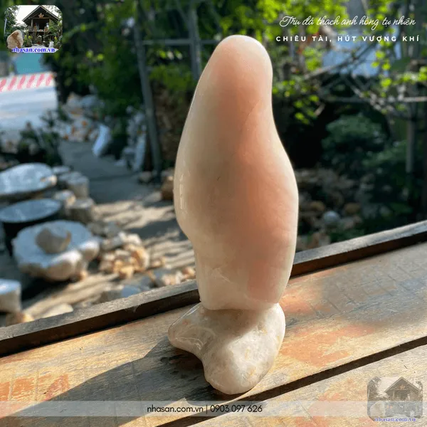 Trụ đá thạch anh hồng tự nhiên nặng 5.6kg, cao 33cm x ngang 13.5cm - T737 