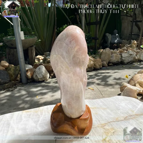 Trụ đá thạch anh hồng 11.5kg, cao 40.5cm x ngang 20cm x dày 14cm - T444