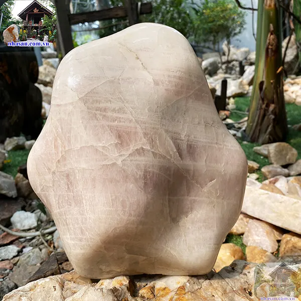 Trụ đá thạch anh T696, trọng lượng 6kg, kích thước 25.5x22.5x7 cm
