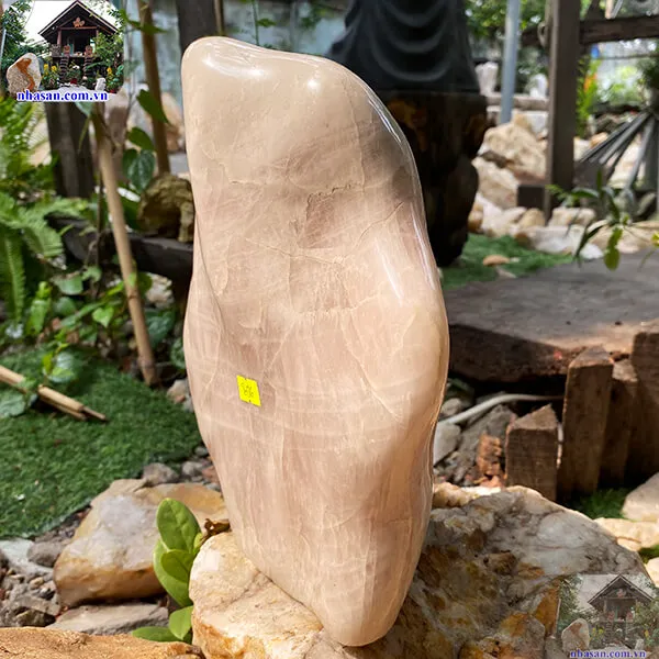 Trụ đá thạch anh T696, trọng lượng 6kg, kích thước 25.5x22.5x7 cm