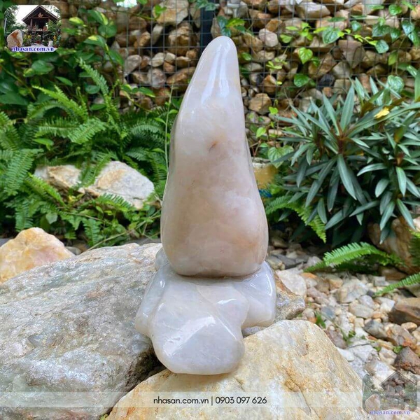 Trụ đá thạch anh hồng tự nhiên 5.1kg - T79