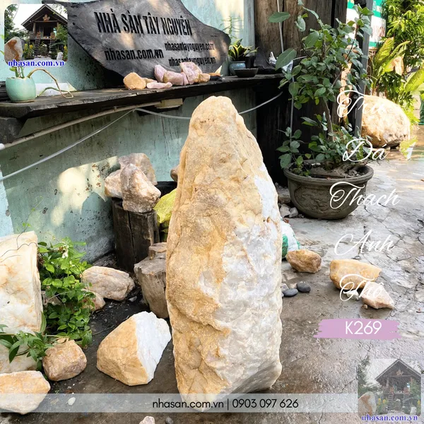 Trụ đá thạch anh thô K269 nặng 102kg, cao 80cm x ngang 30cm, hoành 100cm