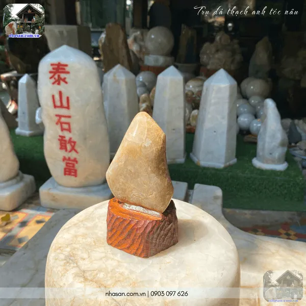 Trụ đá thạch anh tóc nâu 540gr, cao 14cm x ngang 7.5cm - T733