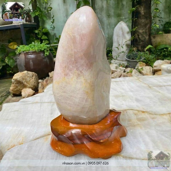 Trụ đá thạch anh hồng 11kg - T38