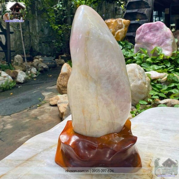 Trụ đá thạch anh hồng 11kg - T38