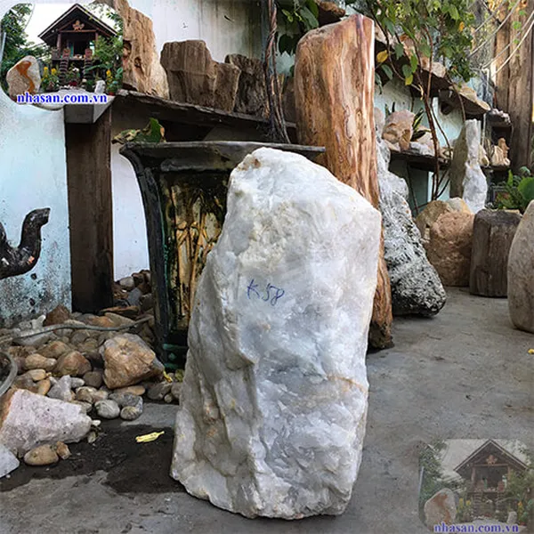 Vietnam natural monolithic raw white quartz stone pillar K58