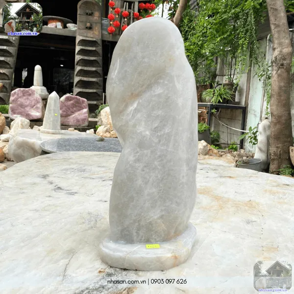 Trụ đá thạch anh trắng T717 nặng 13kg, cao 38cm x ngang 15.5cm x dày 15.5cm