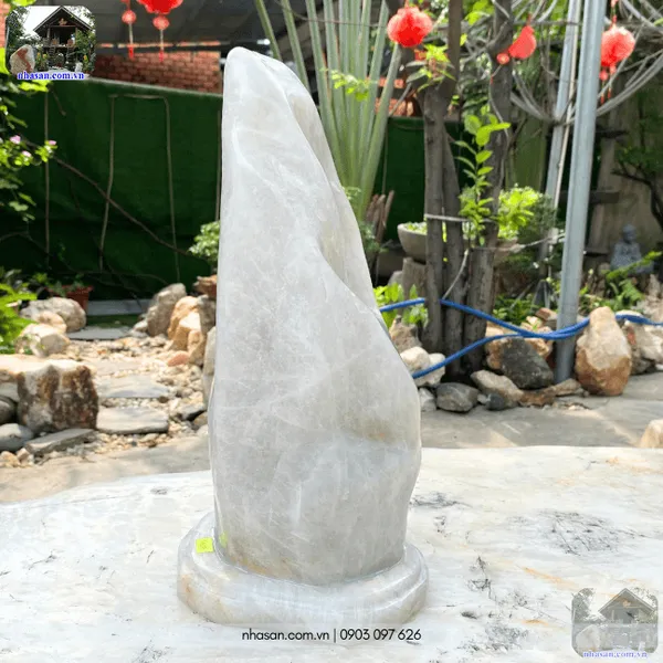 Trụ đá thạch anh trắng T717 nặng 13kg, cao 38cm x ngang 15.5cm x dày 15.5cm