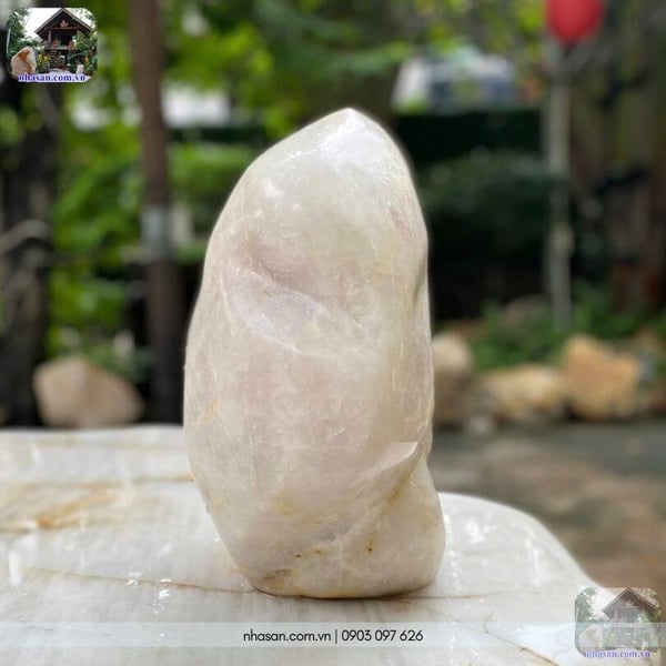 Trụ đá thạch anh tự nhiên 21kg - T496