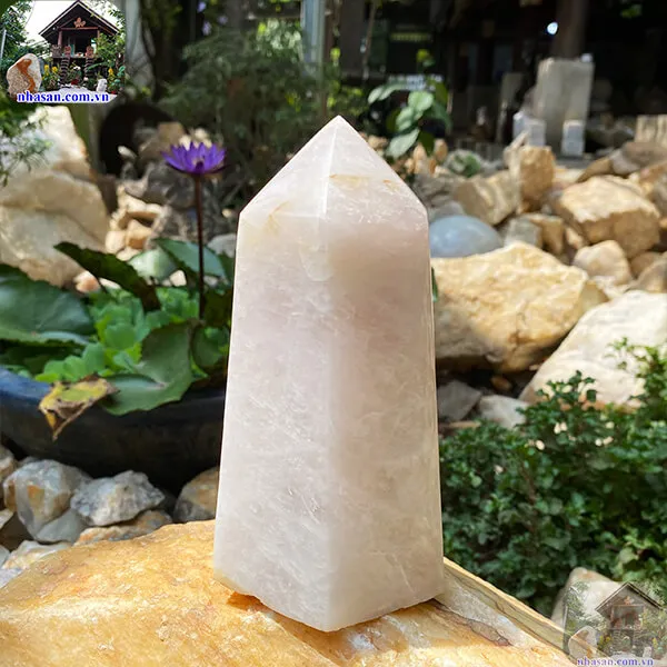 Trụ lục giác thạch anh hồng 1.9kg-T606