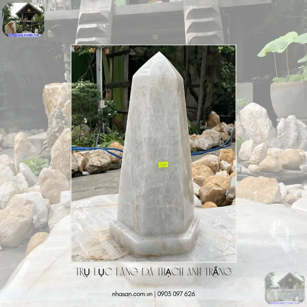Trụ lục lăng đá thạch anh trắng nặng 18.6kg, cao 42cm x ngang 20cm - T718 