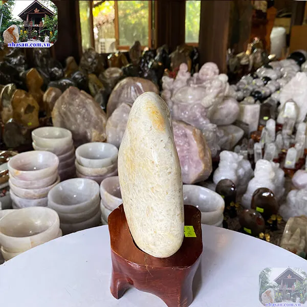 Thạch anh bông vàng 2.4kg (KT: 21 x 13 cm) - TAV149
