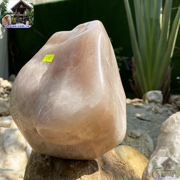 Trụ thạch anh hồng 8kg, cao 21cm x ngang 20cm x dày 12cm - T695