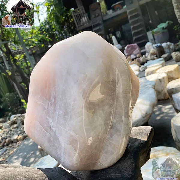 Trụ thạch anh hồng 8kg, cao 21cm x ngang 20cm x dày 12cm - T695