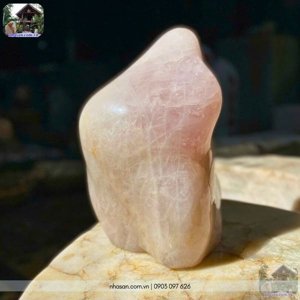 Trụ thạch anh hồng T689 - 7.6kg
