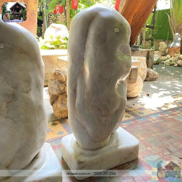 Thái sơn thạch cẩm đương đá thạch anh trắng (111kg - cao 78cm)