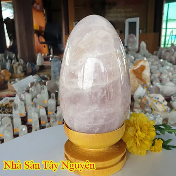 Quả trứng thạch anh hồng 2.15kg - Sức mạnh ẩn giấu