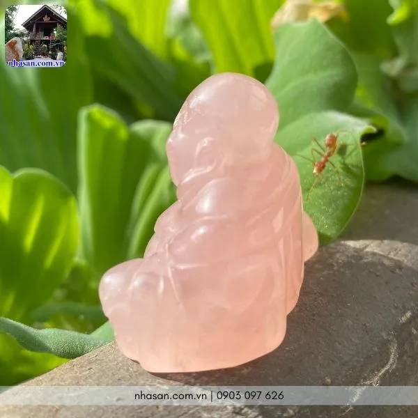Tượng Phật Di Lặc thạch anh hồng để trên xe ô tô nặng 30g, cao 3.4cm x ngang 4cm x dày 2.2cm -TP20