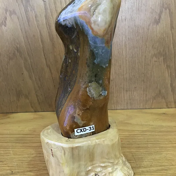 Trụ đá canxedon tự nhiên 1.3kg-CXD31