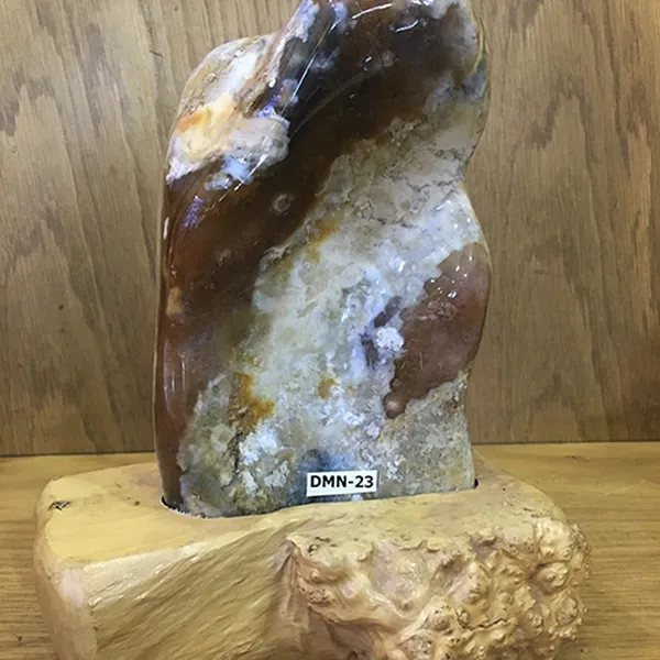 Trụ đá mã não tự nhiên 2kg-DMN23