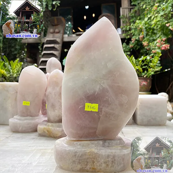 Đá thạch anh hồng hợp mệnh Thổ và mệnh Hỏa