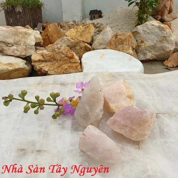 Đá thạch anh hồng thô đặt bàn làm việc, chặn giấy.