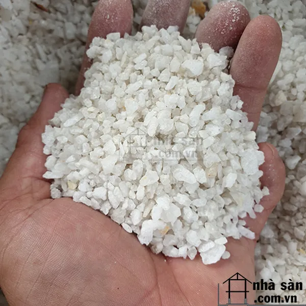 Đá thạch anh thô vụn nhỏ cỡ 0.3x0.5cm