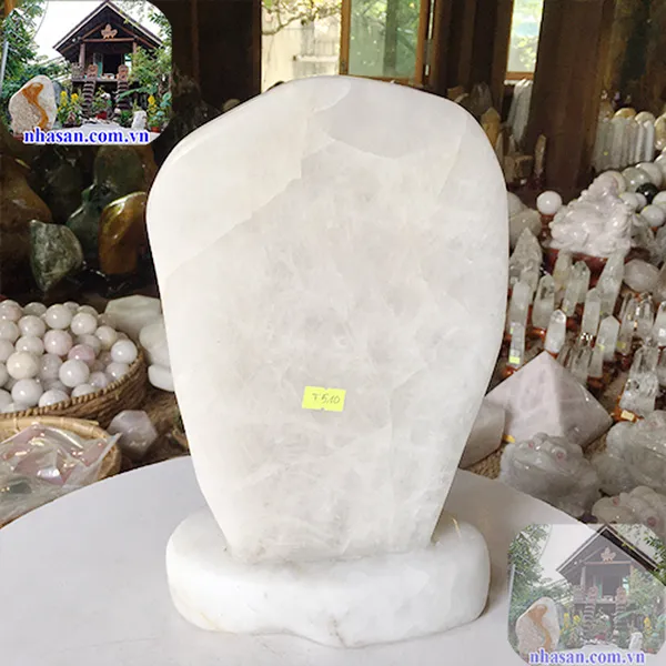 Trụ đá thạch anh trắng 7kg, cao 30cm x rộng 18cm x dày 6cm - T510