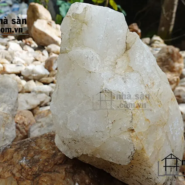 Đá Thạch Anh Trắng Nguyên Khối Phong Thuỷ Đẹp K39