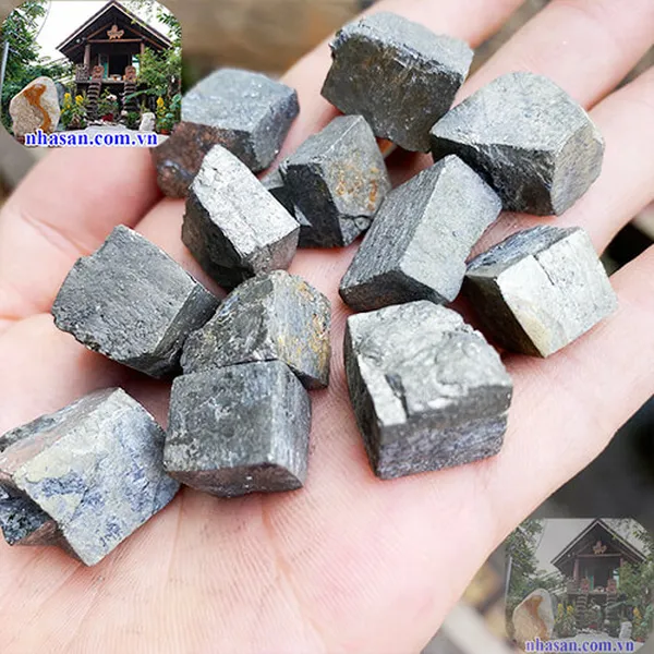 Đá vàng găm phong thủy trấn trạch - trừ tà