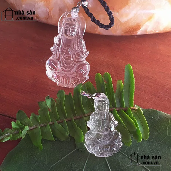 Mặt dây chuyền hình phật quan âm đá thạch anh trắng