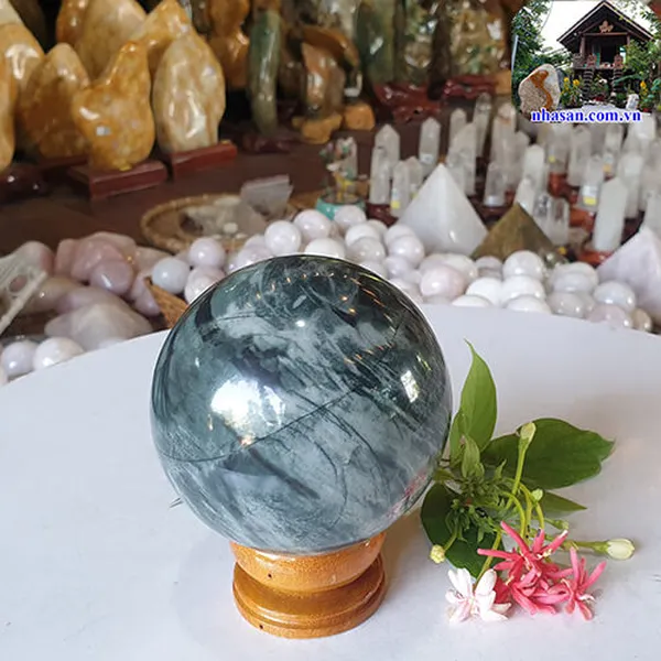 Quả cầu canxedon 9cm-1kg tự nhiên phong thủy QCCXD737