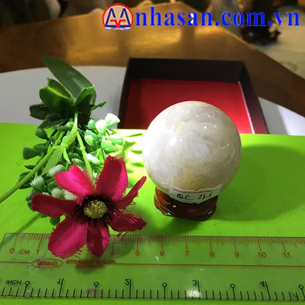 Quả cầu đá thạch anh 0.2kg-QC41