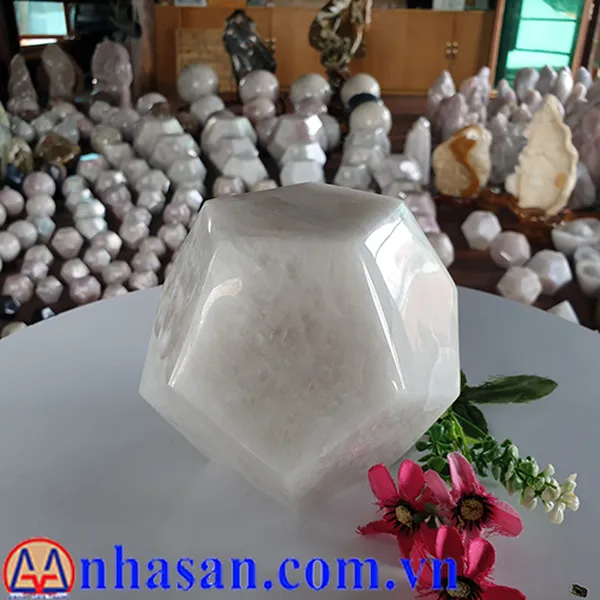 QUẢ CẦU ĐÁ THẠCH ANH TRẮNG 12 MẶT QC255