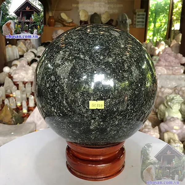 Quả cầu phong thủy đá tự nhiên 23cm-17.6kg-QC884