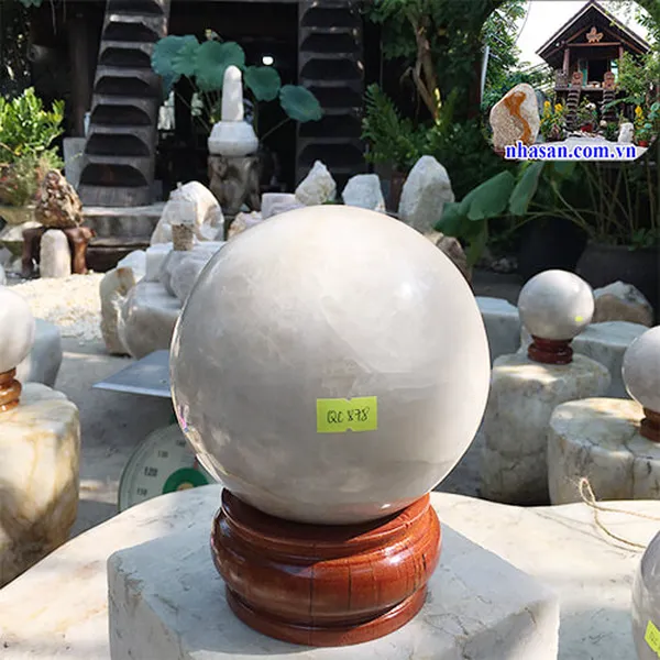 Quả cầu thạch anh trắng 14cm-3.46kg tự nhiên QC878