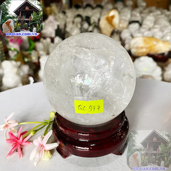 Quả cầu thạch anh tinh thể 8.5cm-0.84kg-QC977
