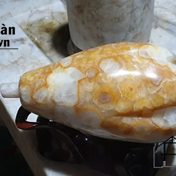 Quả đu đủ đá thạch anh bông vàng nguyên khối 11.6kg, cao 22cm x ngang 33cm - DDV