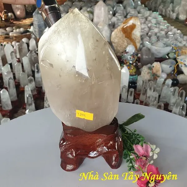 Trụ đá thạch anh ám khói 1.4kg, cao 19cm x ngang 8.5cm - T208