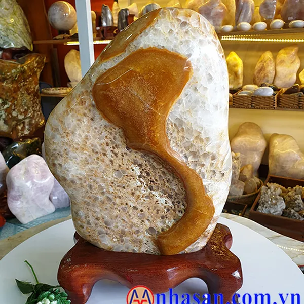 TRỤ ĐÁ THẠCH ANH BÔNG VÀNG TAV-24
