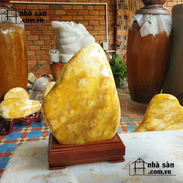 TRỤ ĐÁ THẠCH ANH BÔNG VÀNG TAV101