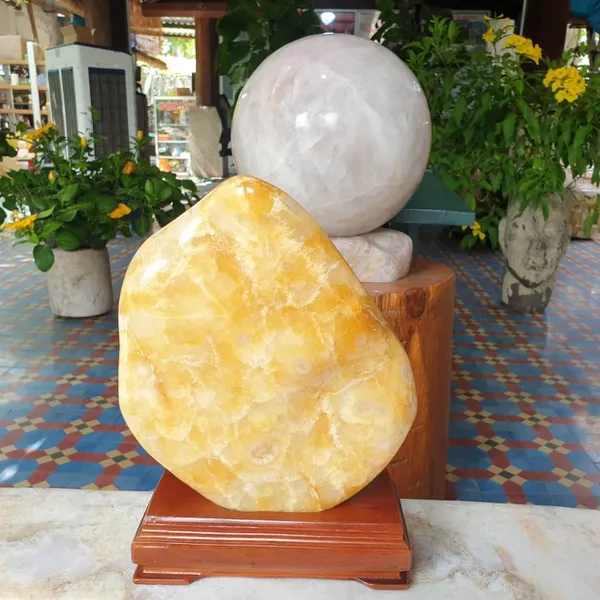 TRỤ ĐÁ THẠCH ANH BÔNG VÀNG TAV102